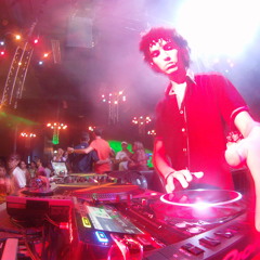 Deejay Adriano Ecker