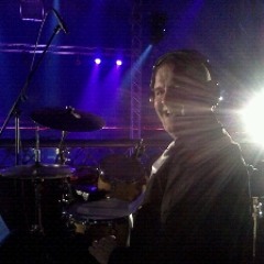 Gary Phillips (drums)
