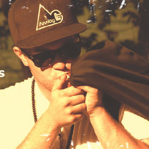 Stream b.Famous music | Listen to songs, albums, playlists for free on