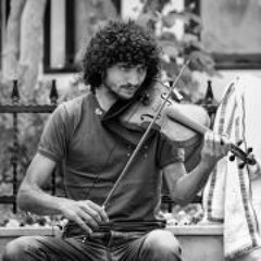 Persian Violinist