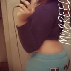 Mixbreedd Niki Lovee