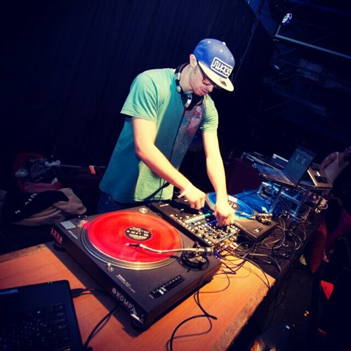 DJ Foureyez’s avatar