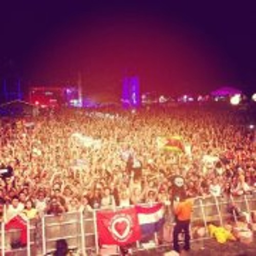 Stream Tiesto 2000 Summer Live Peach From Camden Palace, London, England by irenerick