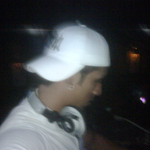 Stream JULIO ARIAS music | Listen to songs, albums, playlists for free