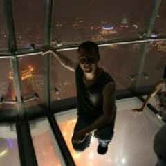 Búgvi Herluf Øster