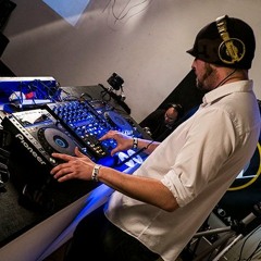 Dj Bobby Holdin
