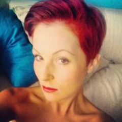 Becky Reina De Corazones