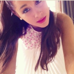 ArianaGrandeOfficial