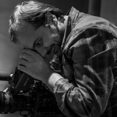 Volkan Konak - Penceresi Önünde Karanfil Saksı