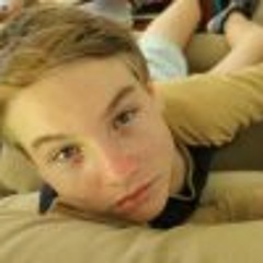 Lukee Simmons