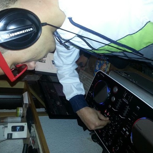 Stream Elias Gómez Dj music Listen to songs, albums, playlists for