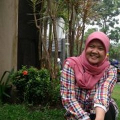 Yusrina Suhartiningsih