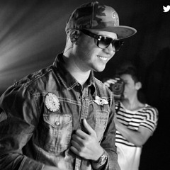 Farruko Ft Arcangel -  Mi Vida No Va A Cambiar