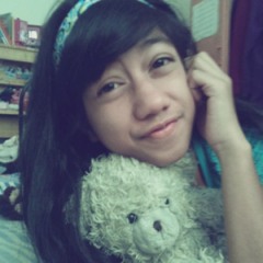 syasyy dee playful kiss