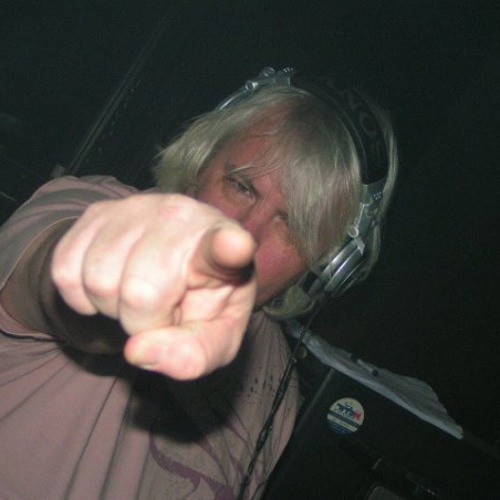 7 - Edun - Put Em Up (Sunloverz Remix)