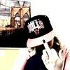 Laura SzoKo Lipieczek