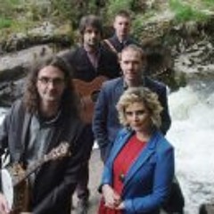 Stream Caladh Nua music | Listen to songs, albums, playlists for