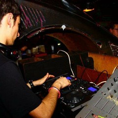 DJ  SIM