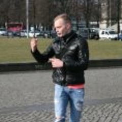 Robert Schellenberg 1