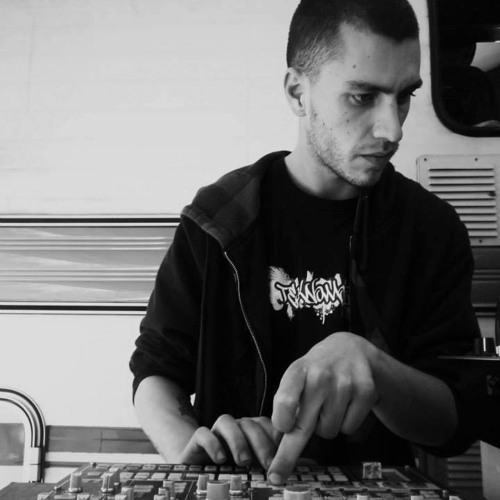 EMs vs Frankie Pinto - Destroy Your Brain