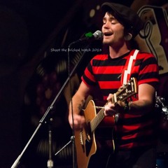 Benelliottplaysmusic