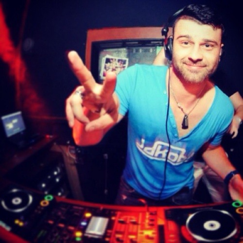 Rick Mitchells & Ummet Ozcan - Sub Zero in the box (Jakobh live mash)