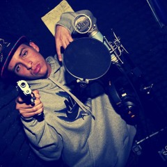 YouNG Vee On yo HEAD hoe!