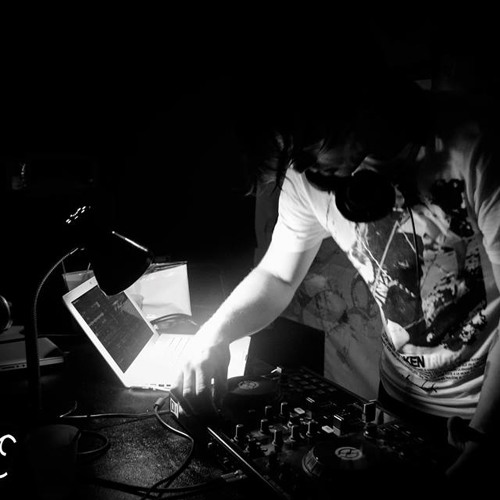 East Clubbers - Walk Alone(dnbremix)