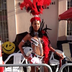 Julia LovesLife Baron