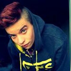 son de teuf, hardcore, hardteck. RAVE ON ! ✌