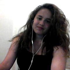 Niicole Saliina Khazendar