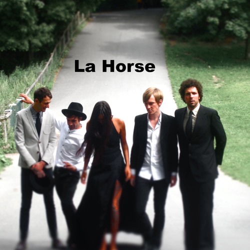 La Horse  La horse est un film du cinéma de réaction, qui a sévi tout