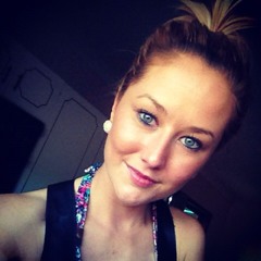 hayley therese x