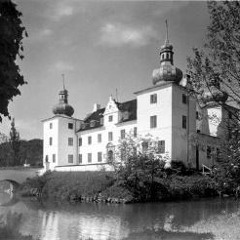 Engelsholm Spring 2013