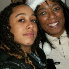 Nikki Justin LookinAss