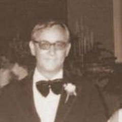 Lynda Kneece Smallen