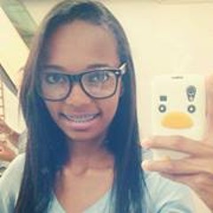Thayná Oliveira 15