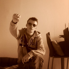 Mo Live 11