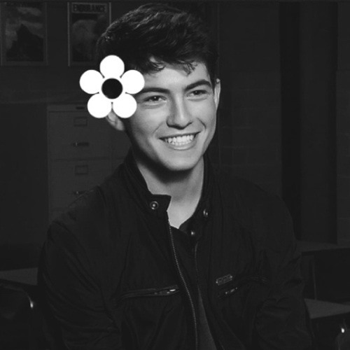 Молодой дерек хейл актер. Молодой дерек. Дерек хейл молодой. Дерек хейл молодой. Йен нельсон волчонок.