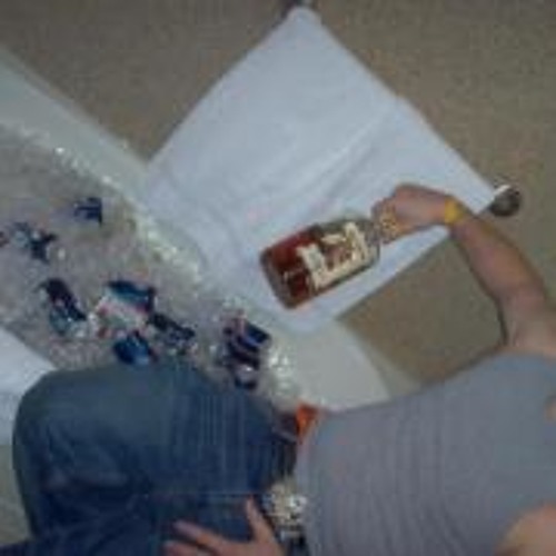 Half - These - Bitches - Feat - Roach - Gig