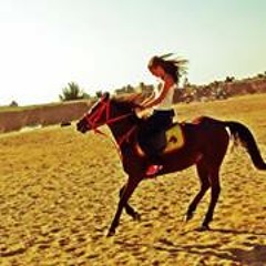 Elena Julia-Maxi Stanėk