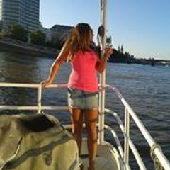 Mónika Apostolidisz