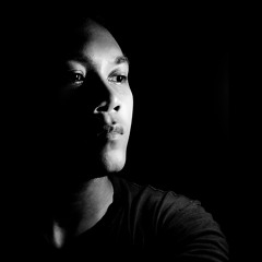 ใบไม้กำมือเดียว : Leafs in a hand