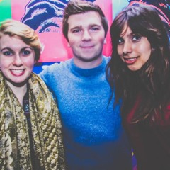 Show 2: Killer hornets, Miley Cyrus vs Sinead O'Connor, and why SparkNotes is not the answer...