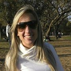 ela bate o bum bum na água