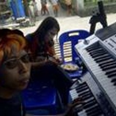 PUJI KITA DITAKDIRKAN JATUH CINTA