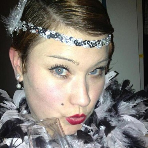 Stream Two Beds And A Coffee Machine (Cover) by Helena Karlsson