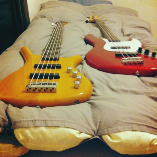 מוניקה סקס מכה אפורה בס קאבר