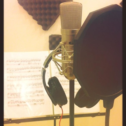 DEMO BEAT CHIEC KHAN GIO AM ( PIANO )