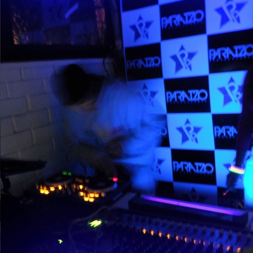 Daddy Yankee - Mix Barrio Fino En Vivo By DJ MatyBomba